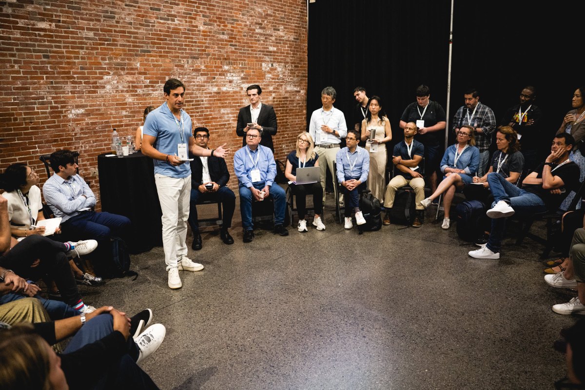 TechCrunch Founder Summit’s agenda revealed: Unlock fundraising, hiring, and AI insights in Boston on November 4